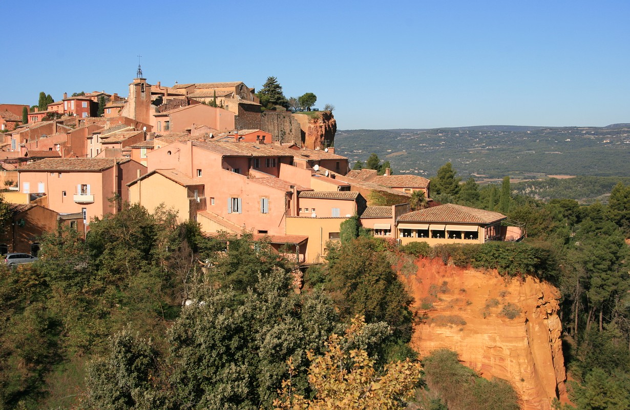 Roussillon - Provence - Arrivalguides.com
