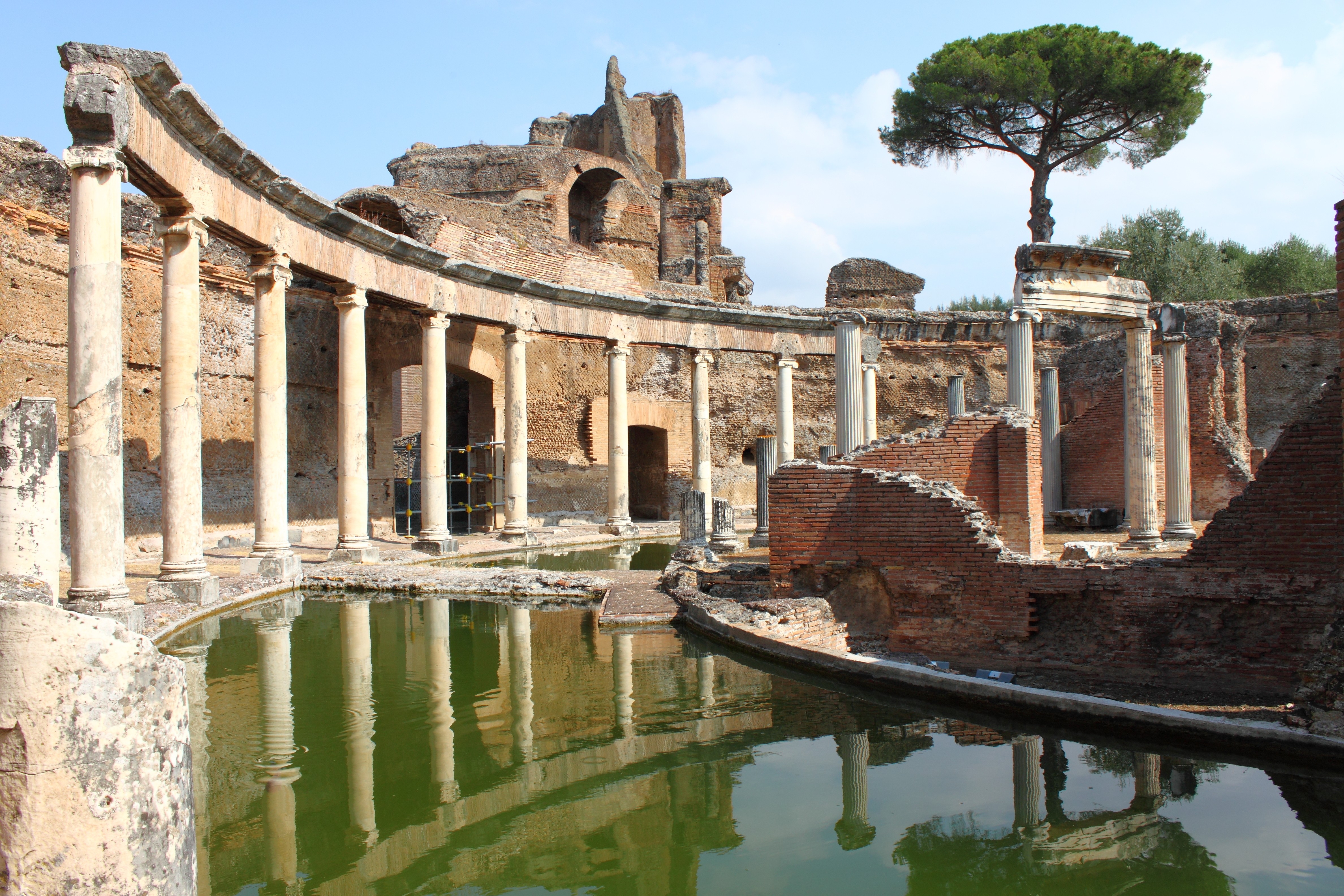 Hadrian's (Villa Adriana) - Arrivalguides.com