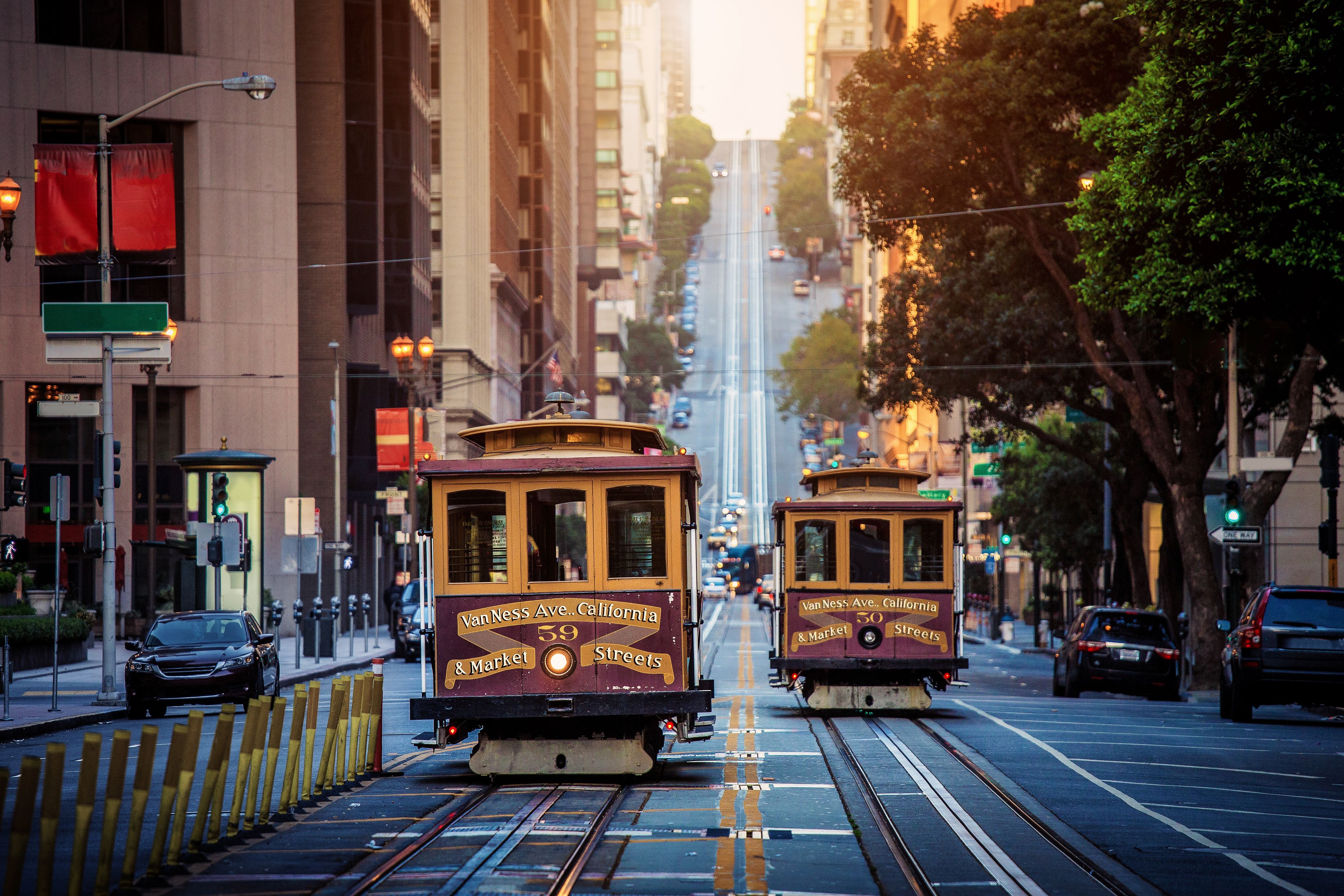 San. Сан Франциско трамвайчик. Трамвайная улица в Сан Франциско. Старинные трамваи Сан Франциско. Сан Францисский трамвай.