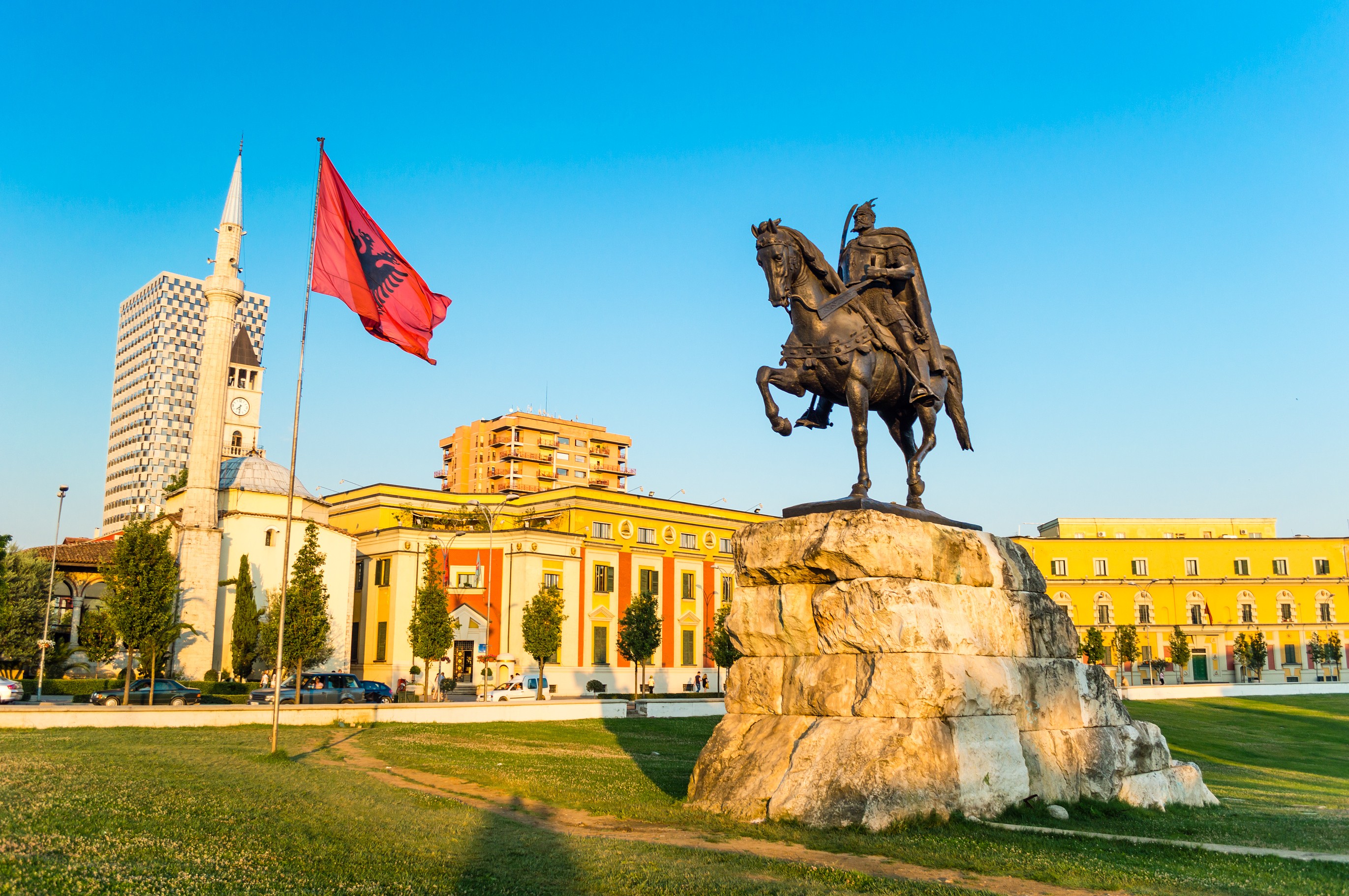 Skanderbeg Square - Tirana - Arrivalguides.com