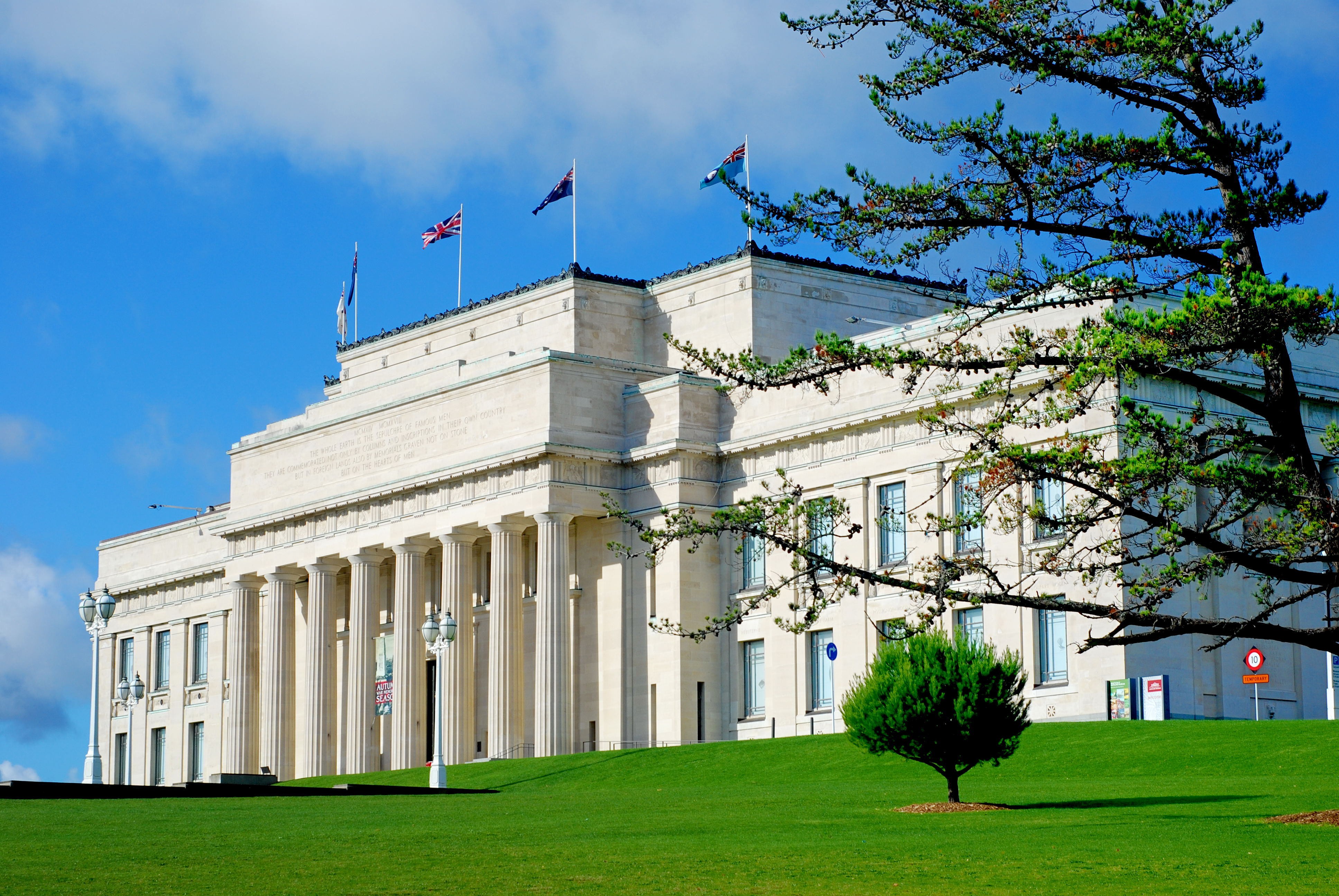 Домен музеев. Auckland domain Museum новая Зеландия. Оклендский военно-исторический музей. Военно-исторический музей новая Зеландия.